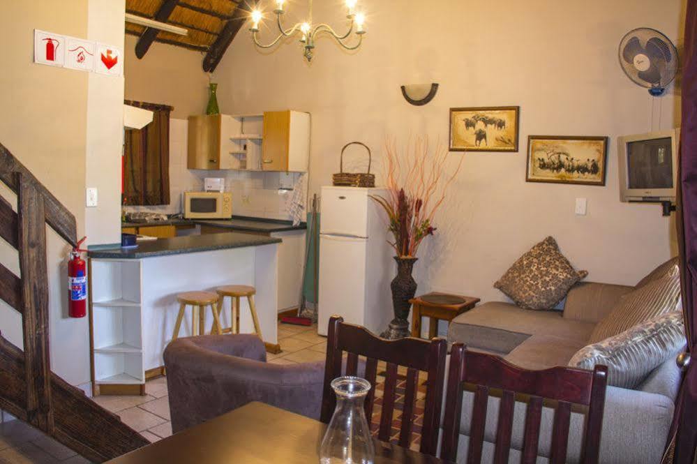 Aristo Manor Hotel Richards Bay Exterior photo