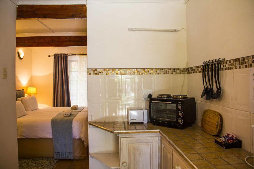 Aristo Manor Hotel Richards Bay Exterior photo