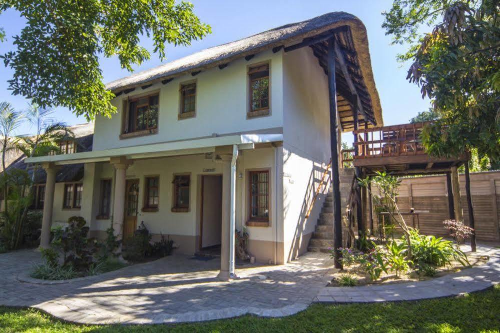 Aristo Manor Hotel Richards Bay Exterior photo