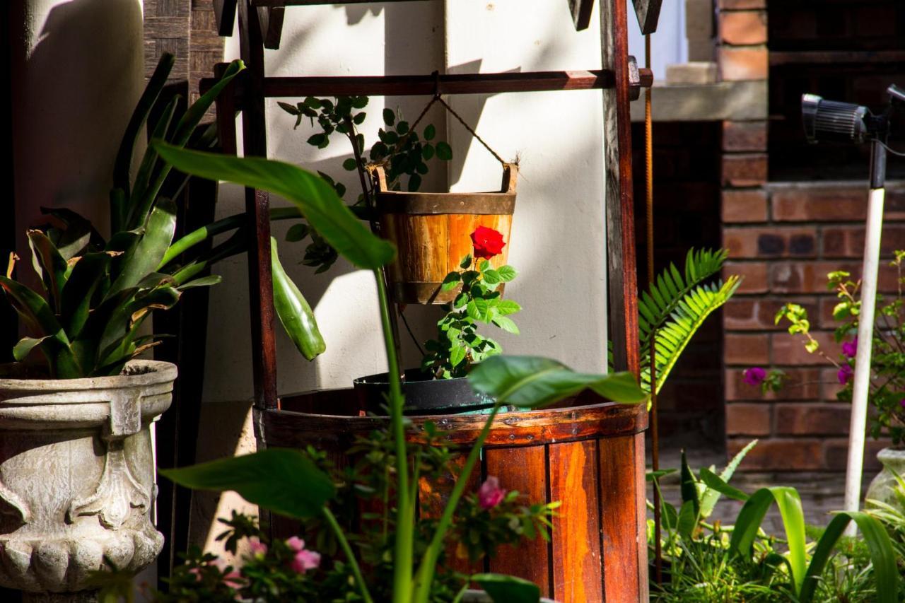 Aristo Manor Hotel Richards Bay Exterior photo